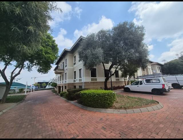 389M² OFFICE TO LET IN VORNA VALLEY